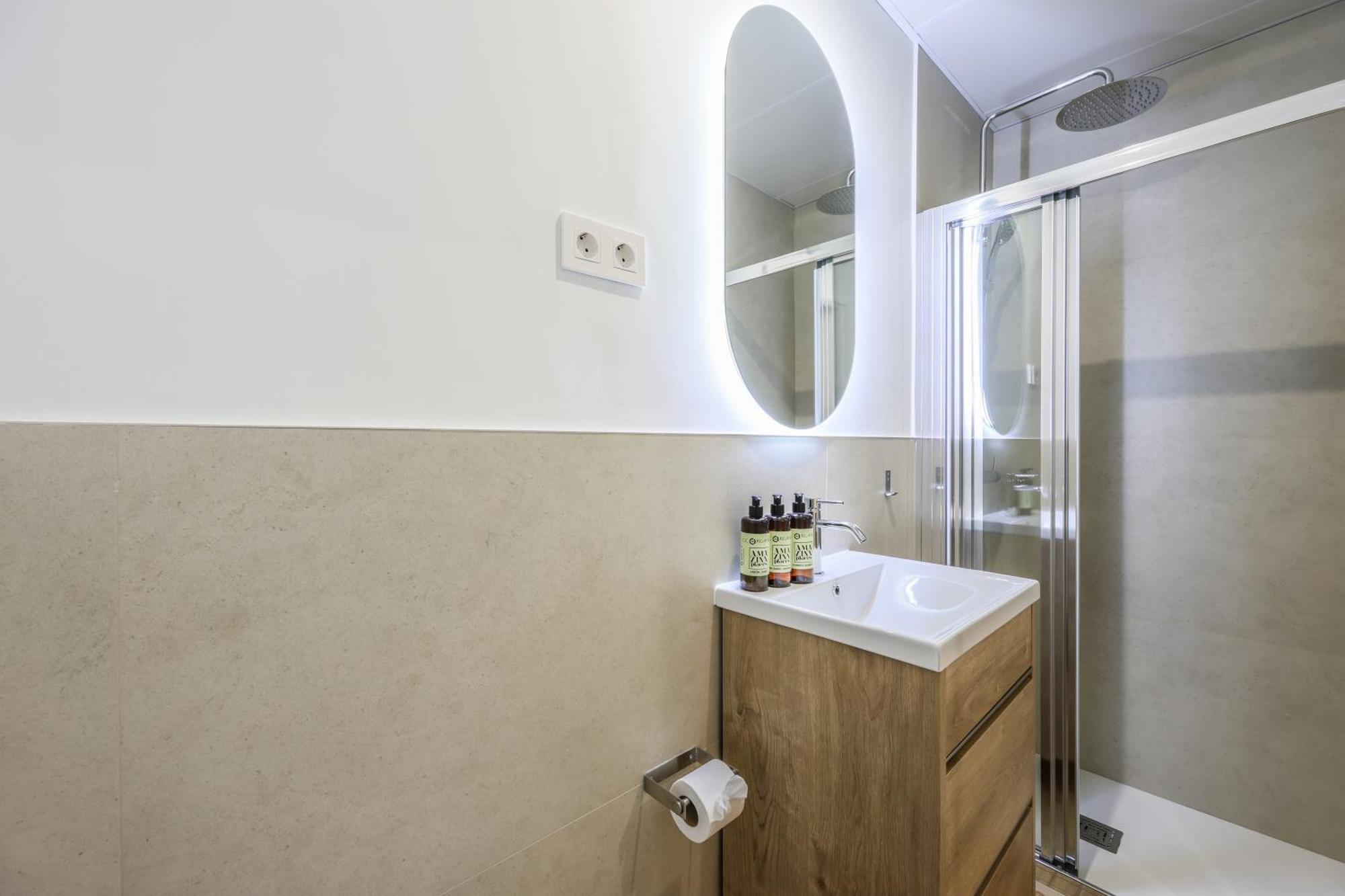 Encantador Apartamento Plaza Del Callao, Mid Term Мадрид Екстериор снимка
